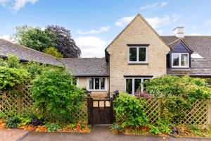 8 Stuart Court.- click for photo gallery